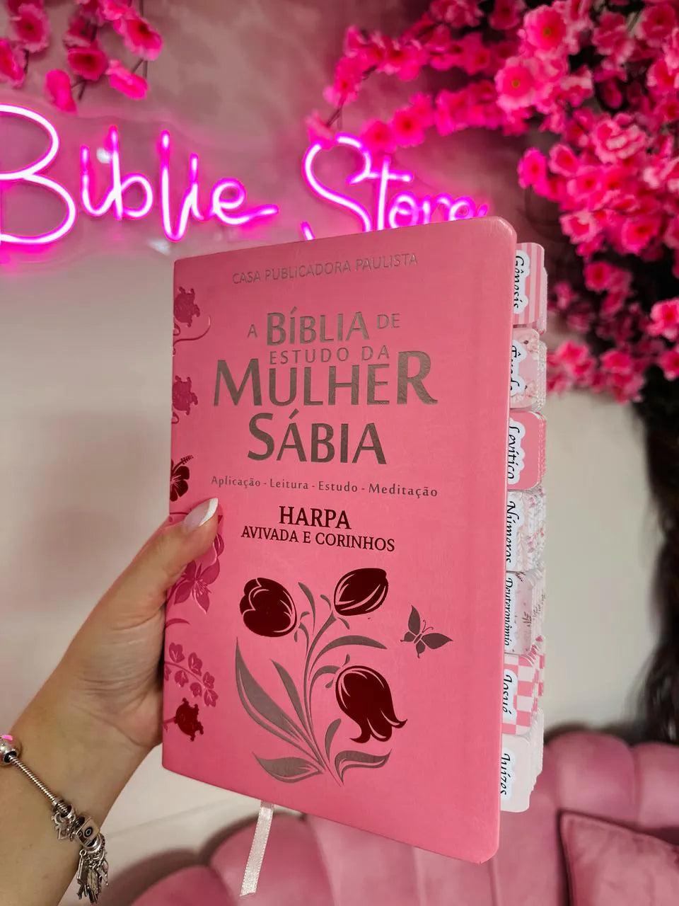Bíblia de Estudo da Mulher Sábia | Com Harpa Avivada + Abas | Letras Jumbo