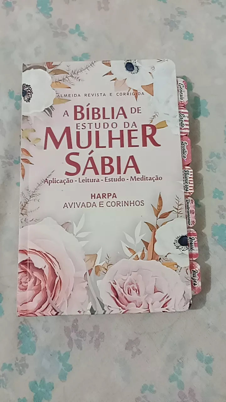 Bíblia de Estudo da Mulher Sábia | Com Harpa Avivada + Abas | Letras Jumbo